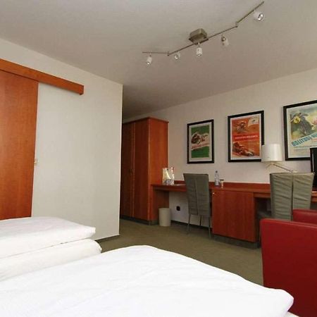 Hotel Reinhardts บีทิกไฮม์-บิสซิงเงน ภายนอก รูปภาพ