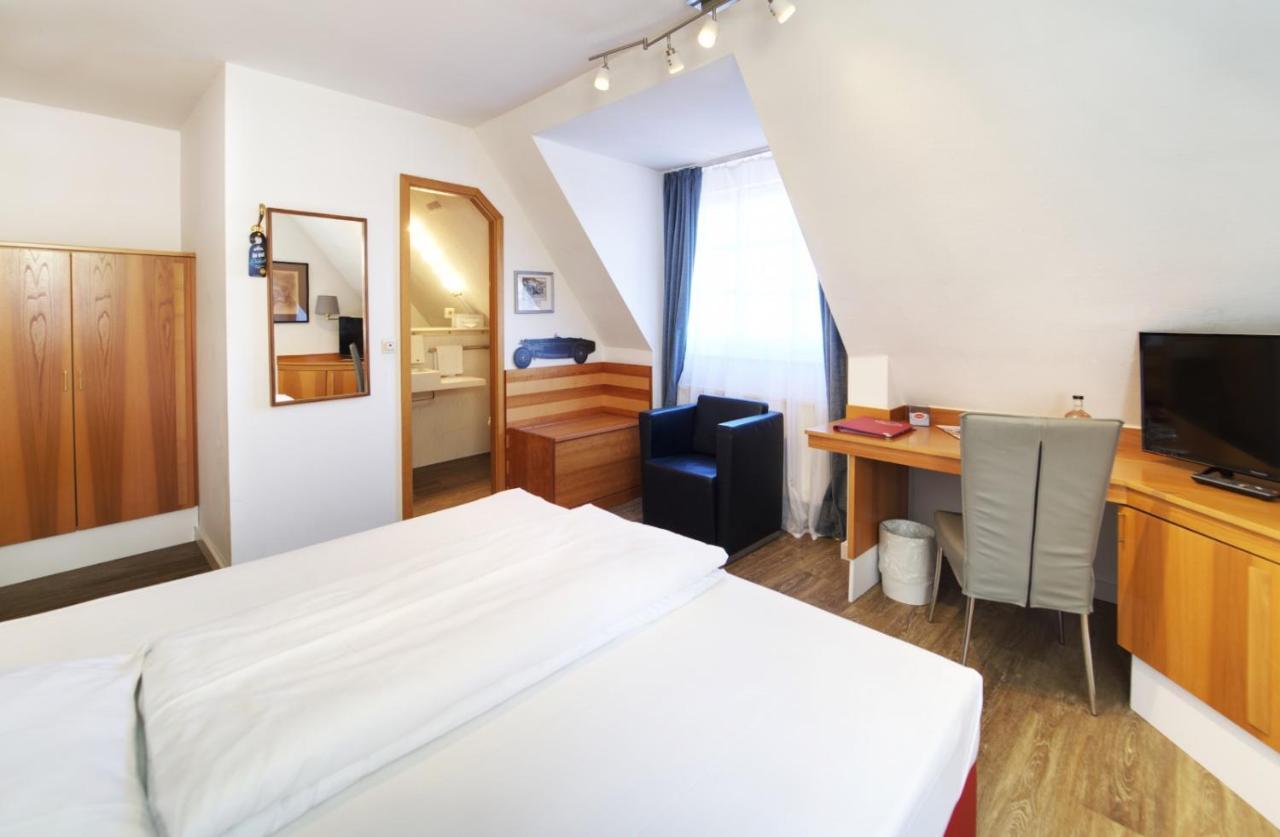 Hotel Reinhardts บีทิกไฮม์-บิสซิงเงน ภายนอก รูปภาพ