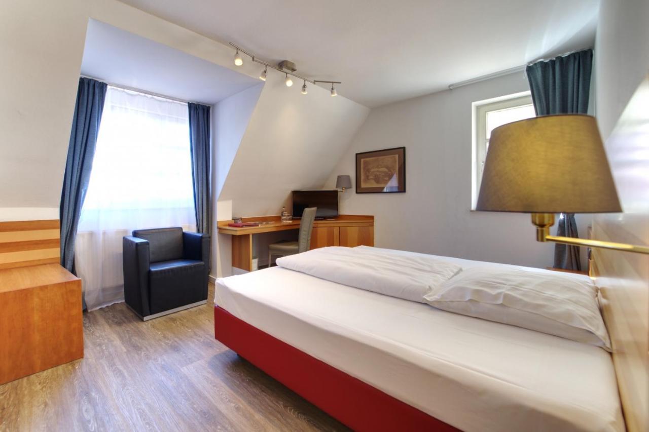 Hotel Reinhardts บีทิกไฮม์-บิสซิงเงน ภายนอก รูปภาพ