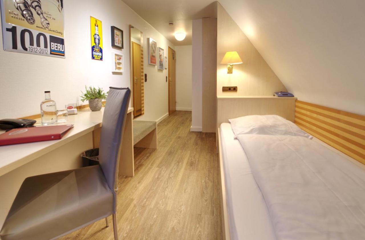 Hotel Reinhardts บีทิกไฮม์-บิสซิงเงน ภายนอก รูปภาพ