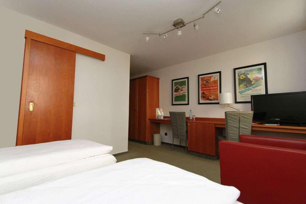 Hotel Reinhardts บีทิกไฮม์-บิสซิงเงน ภายนอก รูปภาพ